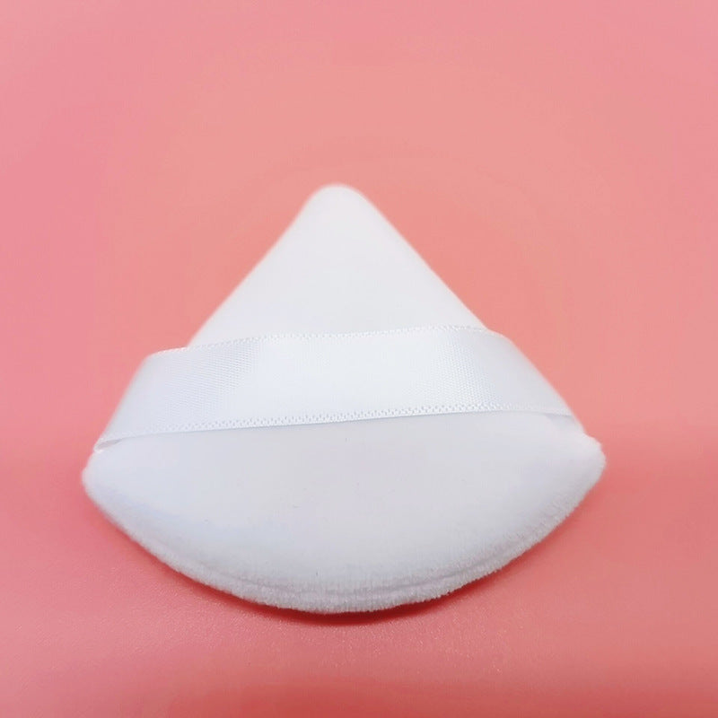 Finger-hook powder puff for setting makeup without dead corners