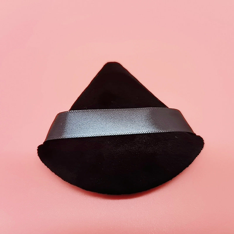 Finger-hook powder puff for setting makeup without dead corners